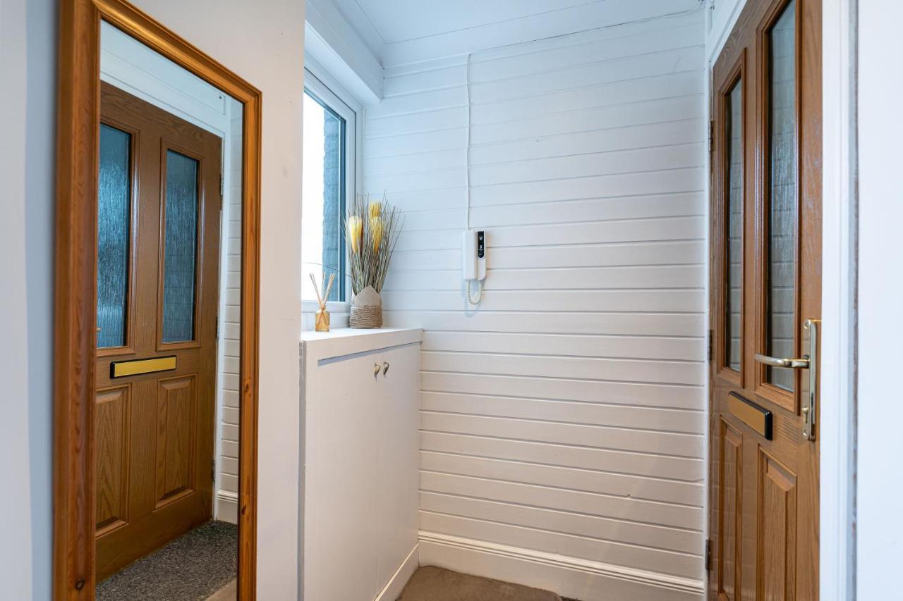 Lovely 3-Bedroom Flat With Free Parking Bridge of Allan Extérieur photo
